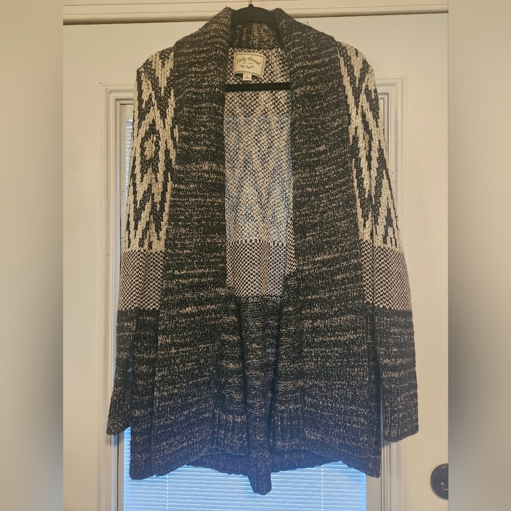 Lucky brand sweater w/ collar, pockets, sz LG, warm, cozy, grey colors